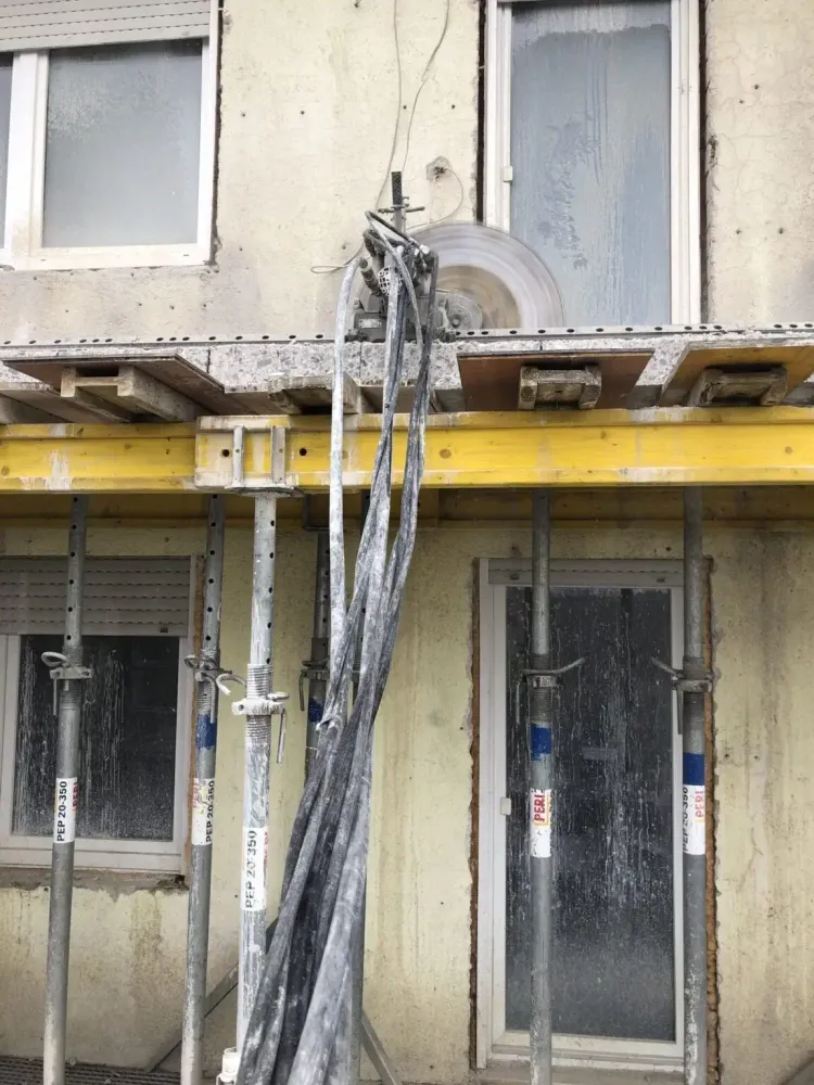 Balkontrennung mit Wandsägetechnik